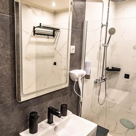 Liberte Apartment *
